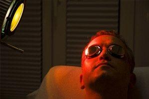 56578806-47135296-klassische-pdt-mit-rotlicht-466_876